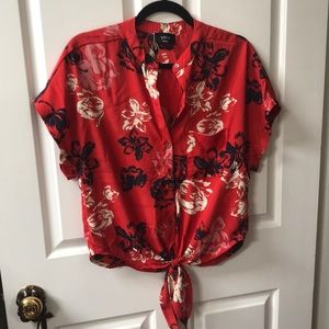 VICI Collection Tie-front crop top